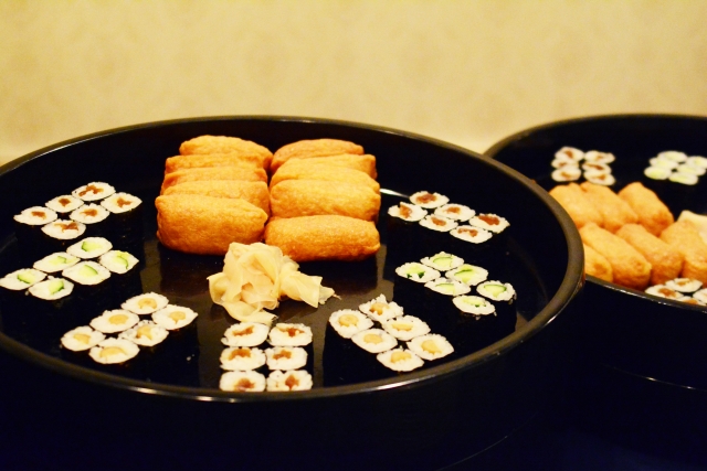 Sushi that is called "Norimaki" and "Inari"